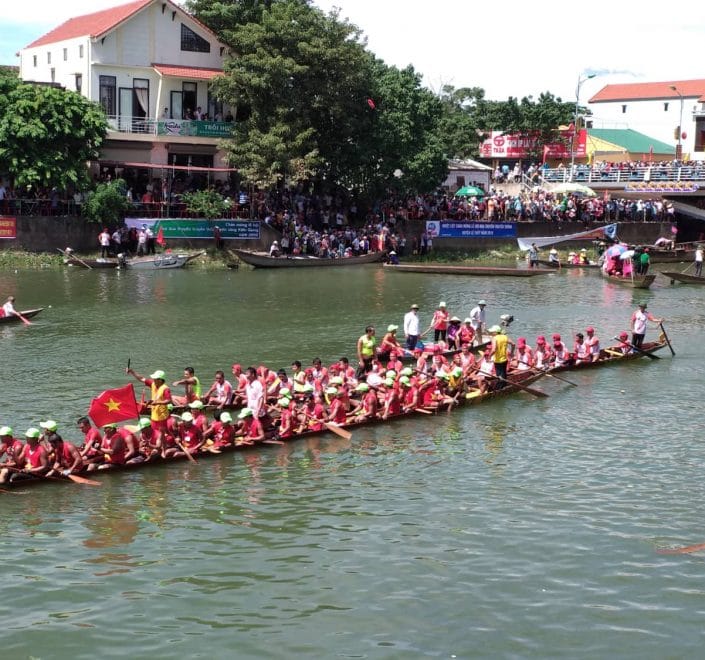 le hoi dua thuyen truyen thong tren song kien giang 01