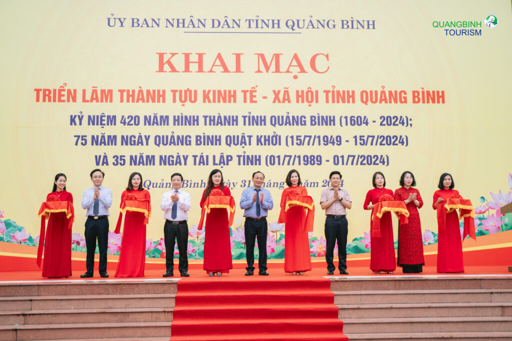 KHAI MẠC TRIỂN LÃM THÀNH TỰU KINH TẾ – XÃ HỘI “QUẢNG BÌNH-HÀO KHÍ 420 NĂM”