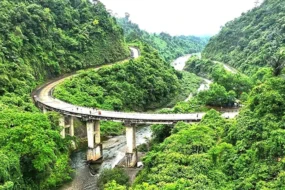 Khám phá cung đường đẹp như tranh giữa đại ngàn Trường Sơn