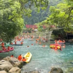 Quảng Bình đón “sóng” du khách dịp lễ