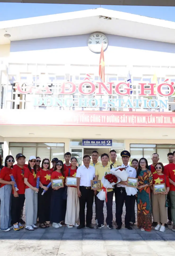 Đón đoàn tàu chất lượng cao JQB1 tuyến Hà Nội – Đồng Hới