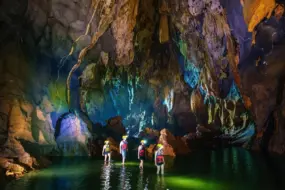 Hơn 837.000 lượt khách đến tham quan Vườn Quốc gia Phong Nha-Kẻ Bàng