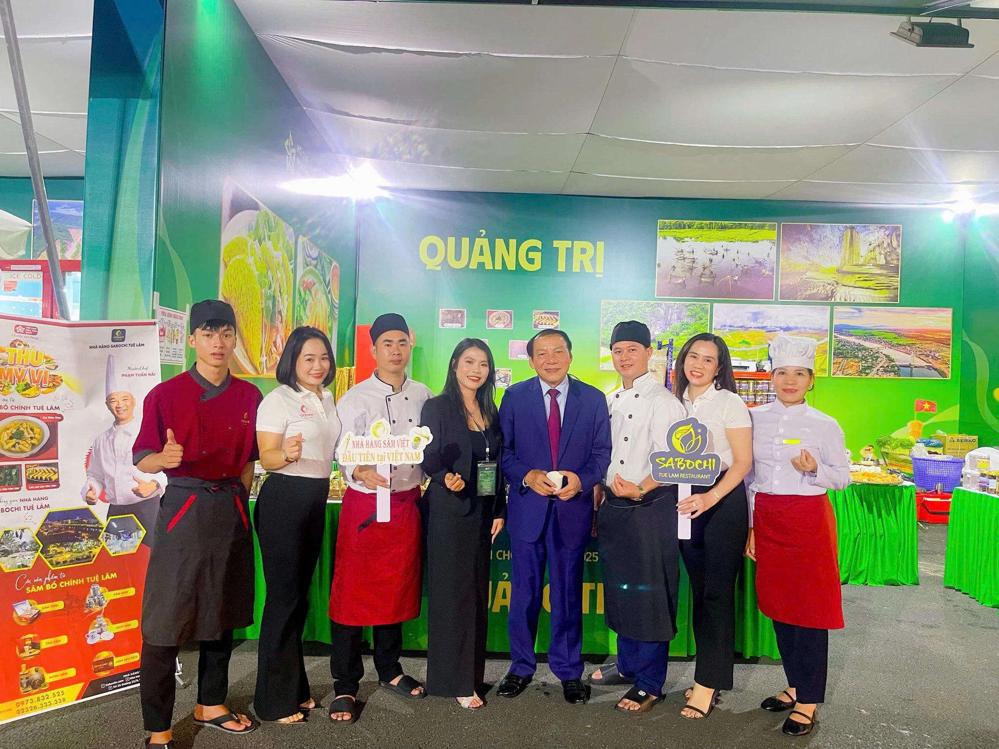QUẢNG TRỊ GHI DẤU ẤN TẠI HỘI CHỢ MÙA THU 2025: GIAN HÀNG DU LỊCH – ẨM THỰC HẤP DẪN, TRẢI NGHIỆM ĐẬM BẢN SẮC 63 QUẢNG TRỊ GHI DẤU ẤN TẠI HỘI CHỢ MÙA THU 2025: GIAN HÀNG DU LỊCH – ẨM THỰC HẤP DẪN, TRẢI NGHIỆM ĐẬM BẢN SẮC
