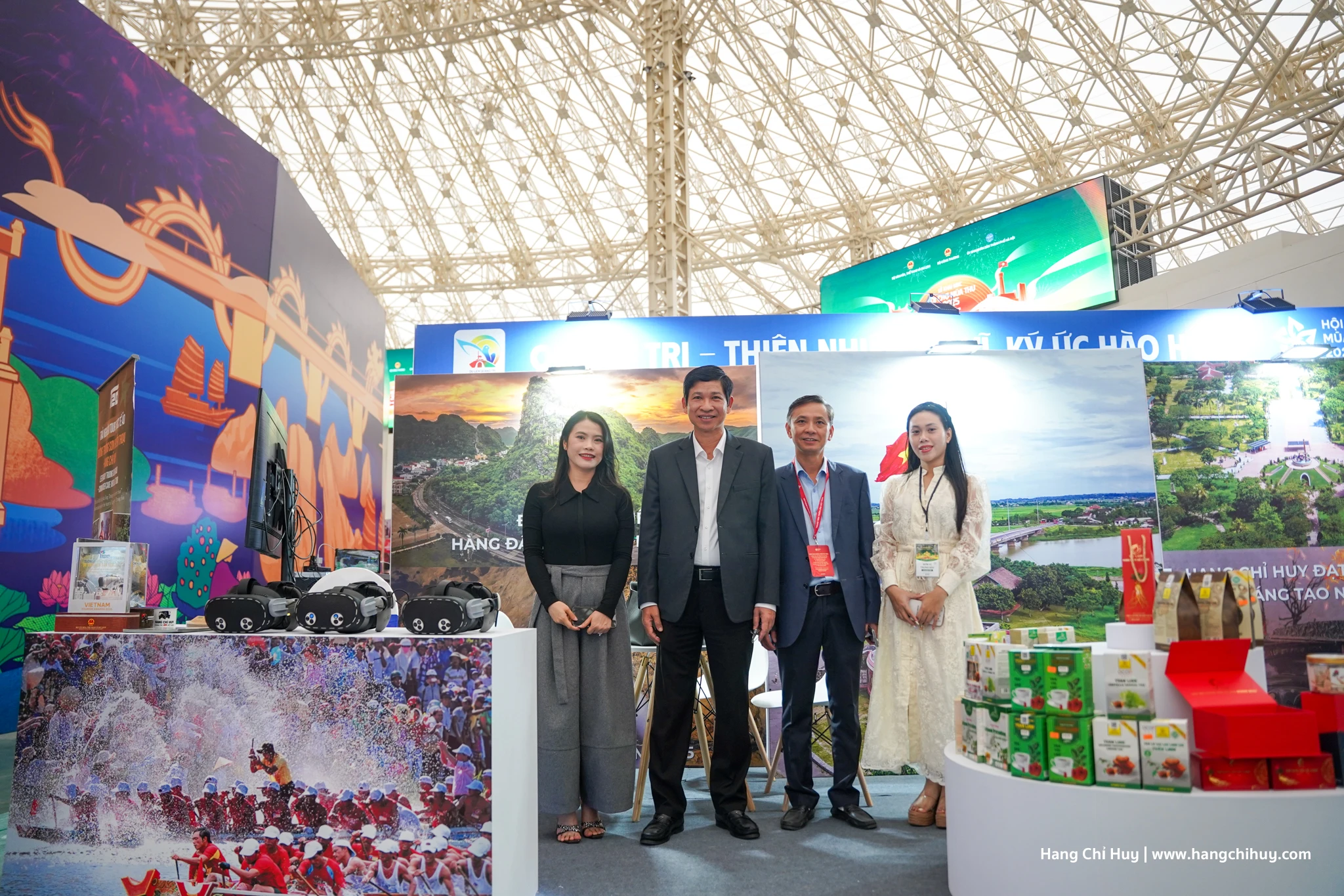 QUẢNG TRỊ GHI DẤU ẤN TẠI HỘI CHỢ MÙA THU 2025: GIAN HÀNG DU LỊCH – ẨM THỰC HẤP DẪN, TRẢI NGHIỆM ĐẬM BẢN SẮC 61 QUẢNG TRỊ GHI DẤU ẤN TẠI HỘI CHỢ MÙA THU 2025: GIAN HÀNG DU LỊCH – ẨM THỰC HẤP DẪN, TRẢI NGHIỆM ĐẬM BẢN SẮC
