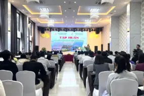 Hơn 100 học viên tham gia tập huấn nghiệp vụ khách sạn, nhà hàng