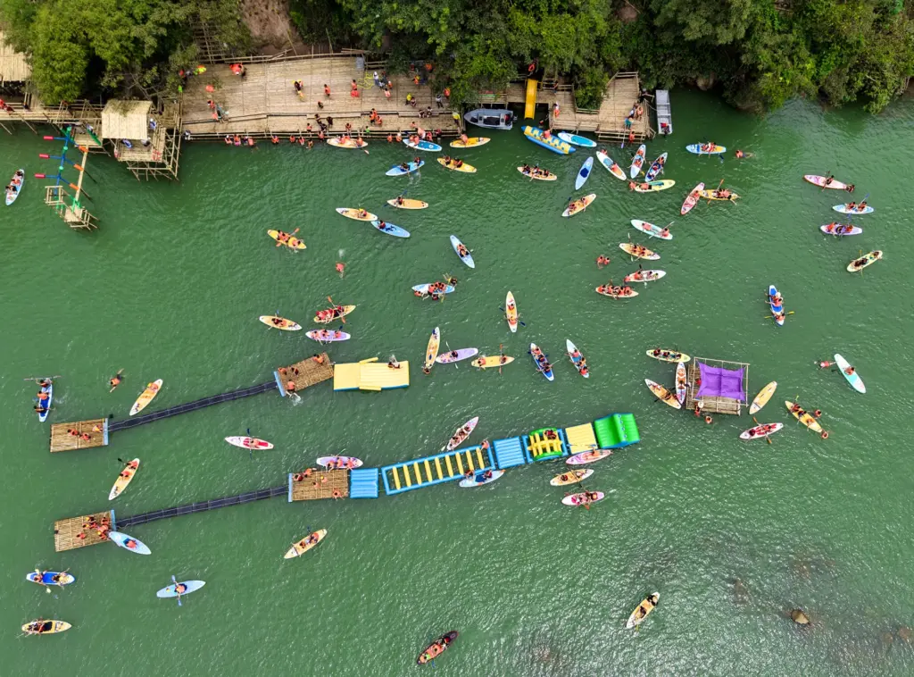 Cảnh sắc mùa xuân ở di sản thiên nhiên thế giới