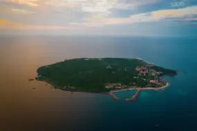 Khi cả hệ thống chính trị cùng làm du lịch