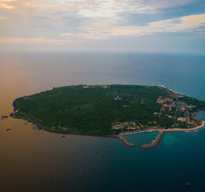 Khi cả hệ thống chính trị cùng làm du lịch