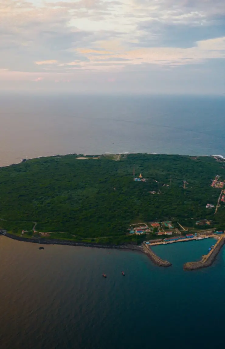 Khi cả hệ thống chính trị cùng làm du lịch