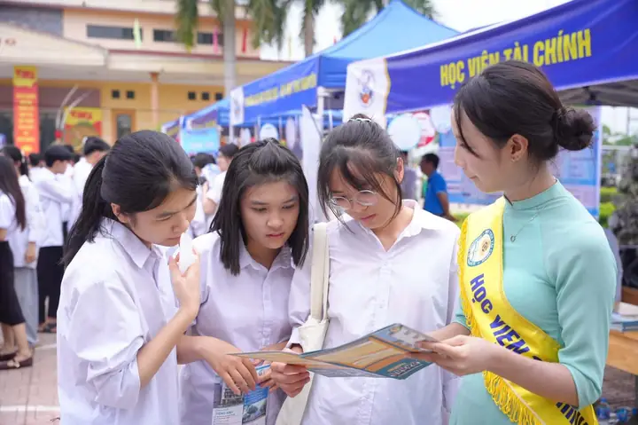 Top 15+ Quán Ăn Vặt Học Viện Tài Chính "chuẩn Sinh Viên" Ngon - Rẻ - Đầy Đắt Cập Nhật 2026