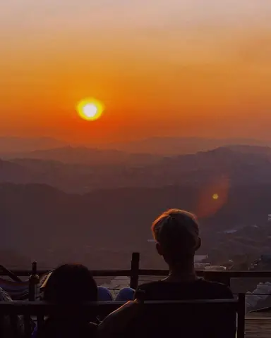 Top 50+ Ý Tưởng Chụp Ảnh 2 Người Ngắm Hoàng Hồn "sống Ảo" Cực Chill Cho Năm 2026