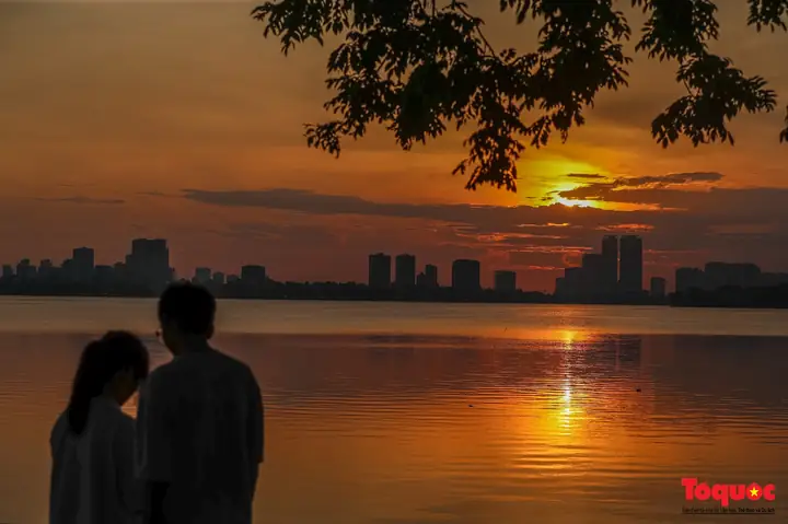 Top 50+ Ý Tưởng Chụp Ảnh 2 Người Ngắm Hoàng Hồn "sống Ảo" Cực Chill Cho Năm 2026