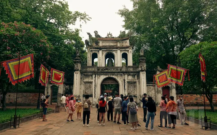 Bài Khấn Văn Miếu Quốc Tử Giám 2026: Toàn Bộ Nội Dung Chi Tiết, Ý Nghĩa Và Hướng Dẫn Lễ Phụng Súc Tín