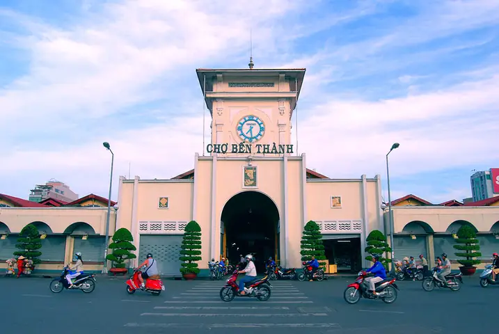 Chợ Bến Thành 2026: Trái Tim Đập Của Sài Gòn Giữa Luồng Thời Gian Chảy