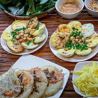Bánh Căn Bánh Xèo Quán Tui: Địa Chỉ "thần Thánh" Năm 2026 Cho Thực Khách Sành Ăn Tại Nha Trang Bánh Căn Bánh Xèo Quán Tui: Địa Chỉ "thần Thánh" Năm 2026 Cho Thực Khách Sành Ăn Tại Nha Trang