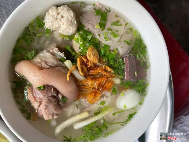 Bánh Canh Giò Heo Xuân Hồng: Điểm Dừng Chân Hấp Dẫn Cho Tín Đồ Ẩm Thực Năm 2026