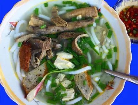 Bánh Canh Lòng Cá Trần Văn Ơn: Địa Chỉ "thánh" Gây Nghiện Ngay Lần Ăn Đầu Tiên Năm 2026 Bánh Canh Lòng Cá Trần Văn Ơn: Địa Chỉ "thánh" Gây Nghiện Ngay Lần Ăn Đầu Tiên Năm 2026