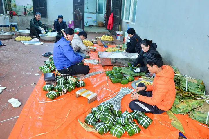 Top 10+ Địa Chỉ Bánh Chưng Nổi Tiếng Hà Nội 2026: Giữ Hương Vị Truyền Thống, Chuẩn Vị "quà Tết" Cho Gia Đình