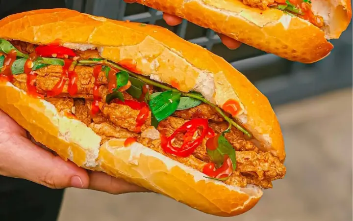 Bánh Mì Chả Cá Hải Phòng 2026: Hành Trình Tìm Kiếm Vị Ngon "chuẩn Hải" Giữa Sài Gòn Và Hà Nội – Top Địa Chỉ Nổi Tiếng, Giá Cả Mới Nhất Và Bí Quyết Chọn Mua Đúng Chất