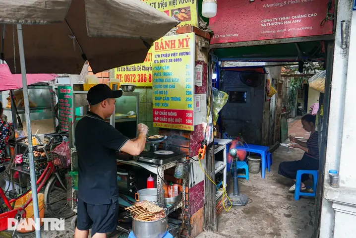 Bánh Mì Chảo Mai Hắc Đế 2026: Món Đường Phố Nổi Bật, Giá Bao Nhiêu Và Nên Ăn Ở Đâu?