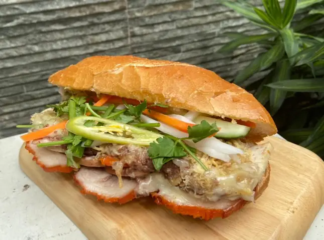 Top Bánh Mì Đắt Nhất Sài Gòn 2026: Trải Nghiệm Đỉnh Cao Ẩm Thực Đường Phố Với Mức Giá "trên Trời"