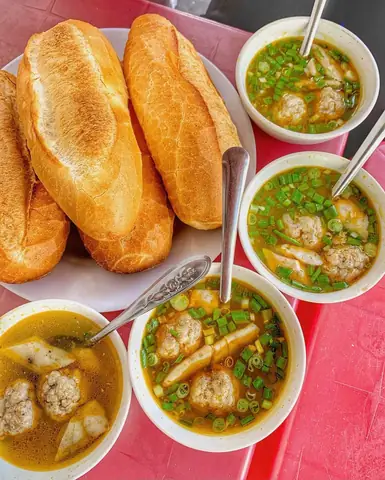 Bánh Mì Xá Xíu Đà Lạt 2026: Hành Trình Tìm Kiếm Vị Ngon "thần Thánh" Giữa Sương Mù - Review Chi Tiết Top Quán Nên Mua, Giá Cả & Bí Quyết Chọn Đúng Chất