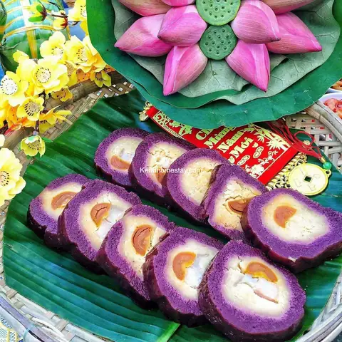 Bánh Tét Lá Cẩm Họ Huỳnh: Hương Vị Truyền Thống Gìn Giữ Qua Thời Gian Và Vị Trí Của Nó Trong Dịp Tết Nguyên Đán 2026