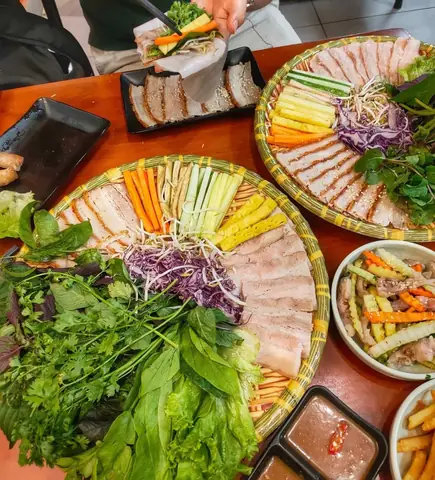 Bánh Tráng Cuốn Thịt Heo Mỹ Đình 2026: Địa Chỉ "thần Thánh", Giá Cả, Review Chi Tiết & Bí Quyết Ăn Ngon Nhất Bánh Tráng Cuốn Thịt Heo Mỹ Đình 2026: Địa Chỉ "thần Thánh", Giá Cả, Review Chi Tiết & Bí Quyết Ăn Ngon Nhất