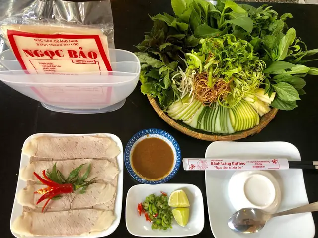 Bánh Tráng Cuốn Thịt Heo Nha Trang 2026: Bí Quyết Chọn Quán Ngon, Giá Cả Mới Nhất & Cách Cuốn "chuẩn Vị" Tại Nhà