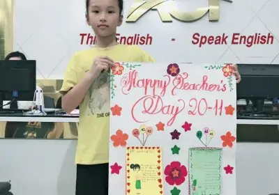 Top 50+ Ý Tưởng Báo Tường Tiếng Anh 20/11 Đẹp, Sáng Tạo, Dễ Làm Nhất Năm 2026