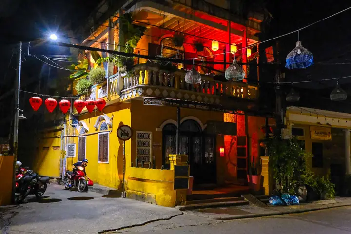Top 15+ Quán Bar Hoi An Old Town Tốt Nhất Năm 2026: Review Chi Tiết, Giá Cả & Gợi Ý "nên Mua" Cho Du Khách