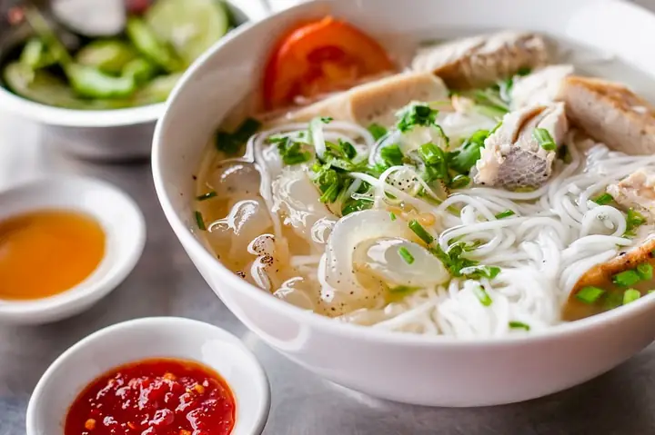 Bún Cá Nha Trang Cô Phương 2026: Địa Chỉ "chuẩn Vị" Gốc Nha Trang Nổi Tiếng Tại Sài Gòn, Giá Cả, Menu & Review Chi Tiết Nhất