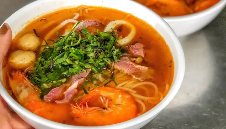 Bún Thái Hải Sản Đà Lạt 2026: Hành Trình Khám Phá Vị "chuẩn Không Cần Chỉnh" Giữa Sương Mù Thành Phố Nghìn Hoa