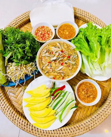 Cách Làm Gỏi Cá Trích Ướt Nam Ô Chuẩn Vị Quảng 2026: Bí Quyết Chọn Cá, Sơ Chế Và Chấm Nước Mắm "thần Thánh"
