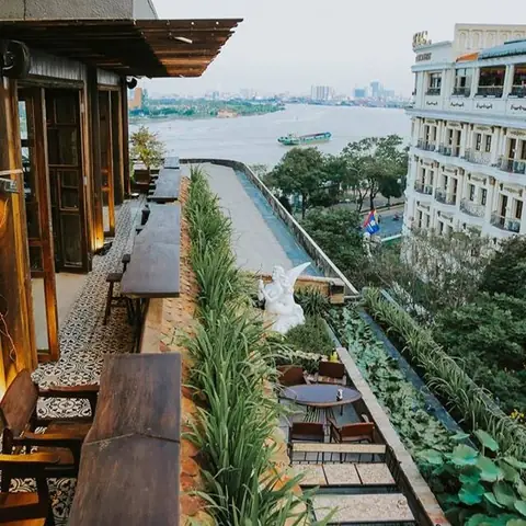 Cafe Cô Ba Sài Gòn Rooftop 2026: Review Chi Tiết Giá Cả, Menu, Không Gian & Trải Nghiệm Thực Tế – Đáng Để Ghé Hay Chỉ "sống Ảo"?