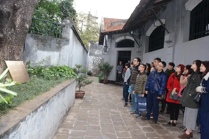 Cảm Nhận Về Di Tích Lịch Sử: Hành Trình Chạm Tay Vào Dòng Thời Gian Năm 2026 Cảm Nhận Về Di Tích Lịch Sử: Hành Trình Chạm Tay Vào Dòng Thời Gian Năm 2026