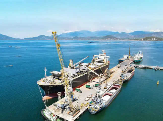 Cảng Cam Ranh Nằm Ở Đâu? Toàn Tap Thông Tin Chi Tiết, Lịch Sử, Vai Trò Chiến Lược Và Hướng Dẫn Di Chuyển Mới Nhất 2026