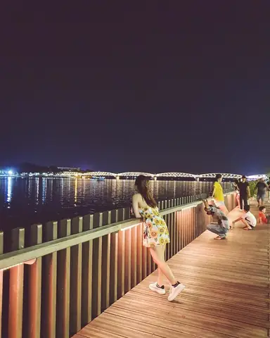 Cầu Gỗ Lim Huế Về Đêm 2026: Hành Trình Tìm Kiếm Dấu Ấn Cũ Trong Ánh Sáng Mới