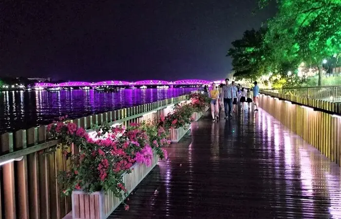 Cầu Gỗ Lim Huế Về Đêm 2026: Hành Trình Tìm Kiếm Dấu Ấn Cũ Trong Ánh Sáng Mới