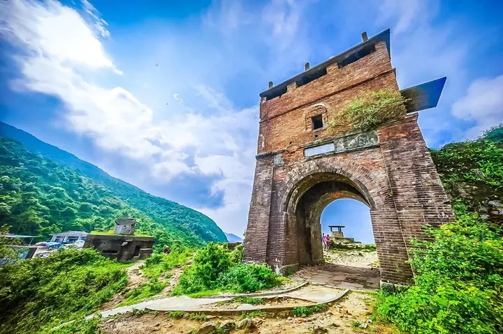 Chiều Chiều Mây Phủ Hải Vân: Hành Trình Chinh Phục "thiên Hạ Nhất Cảnh" Năm 2026 – Trải Nghiệm Toàn Diện Từ A-Z