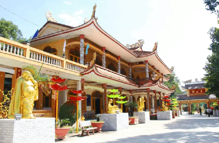 Chùa Thái Sơn Núi Cậu Tây Ninh: Hành Trình Tâm Linh Đỉnh Cao Năm 2026 – Lịch Sử, Kiến Trúc, Hướng Dẫn Đi Lại Chi Tiết Nhất Chùa Thái Sơn Núi Cậu Tây Ninh: Hành Trình Tâm Linh Đỉnh Cao Năm 2026 – Lịch Sử, Kiến Trúc, Hướng Dẫn Đi Lại Chi Tiết Nhất