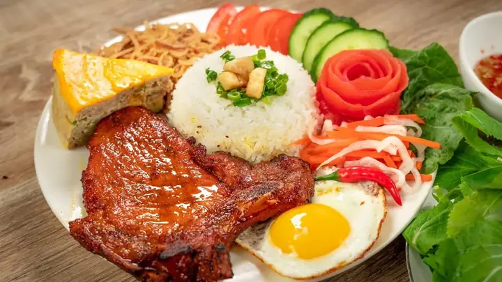 Cơm Tấm Đặc Sản Sài Gòn 2026: Hành Trình Tìm Kiếm Hương Vị "chuẩn Không Cần Chỉnh" Từ Phố Cổ Đến Hiện Đại