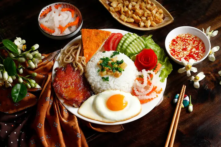 Cơm Tấm Đặc Sản Sài Gòn 2026: Hành Trình Tìm Kiếm Hương Vị "chuẩn Không Cần Chỉnh" Từ Phố Cổ Đến Hiện Đại