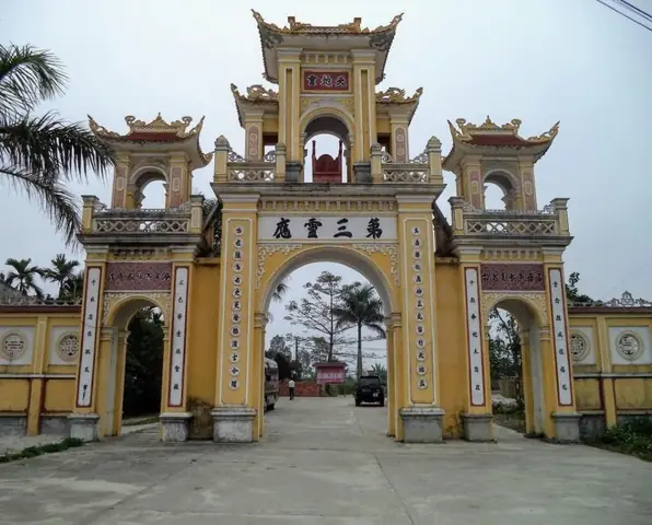 Đền Quan Lớn Đệ Tam Ở Đâu? Hướng Dẫn Chi Tiết Vị Trí, Lịch Sử, Kiến Trúc Và Trải Nghiệm Tham Quan Năm 2026