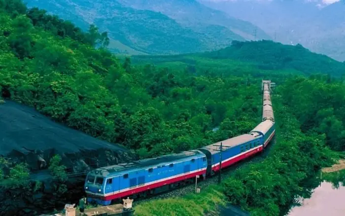 Đi Tàu Vào Nha Trang Mất Bao Lâu? Chi Tiết Thời Gian, Lịch Chạy, Giá Vé & Mẹo Du Lịch 2026 Mới Nhất