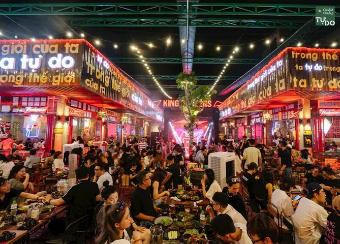Địa Điểm Ăn Uống Ngày Tết Ở Hà Nội 2026: Gợi Ý Quán Ăn, Cafe Và Tiệc Dịp Lễ
