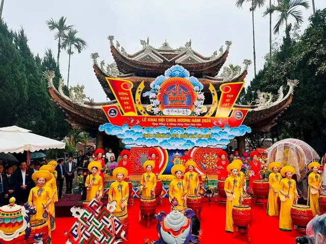 Top 15+ Địa Điểm Du Xuân Đầu Năm 2026 Gần Hà Nội: Trải Nghiệm Tết Nguyên Đán Trọn Vẹn, Gần Gũi, Không Lo Kẹt Xe Top 15+ Địa Điểm Du Xuân Đầu Năm 2026 Gần Hà Nội: Trải Nghiệm Tết Nguyên Đán Trọn Vẹn, Gần Gũi, Không Lo Kẹt Xe