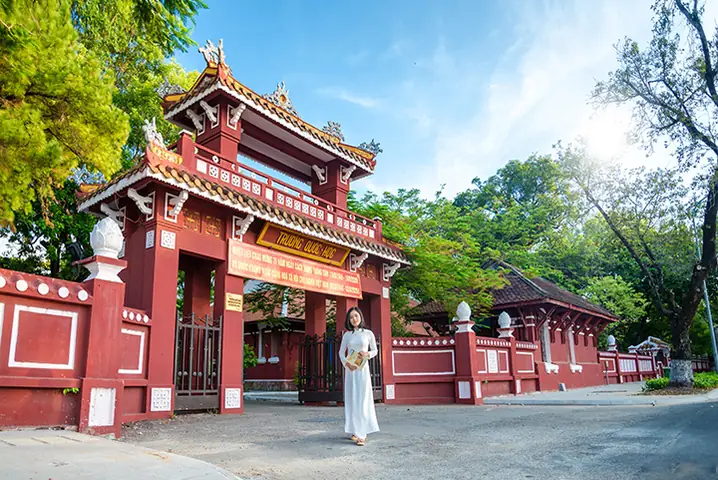 Điều Kiện Thi Vào Trường Quốc Học Huế 2026: Chi Tiết Tuyển Sinh, Chỉ Tiêu, Điểm Chuẩn Và Kinh Nghiệm Ôn Thi Hiệu Quả