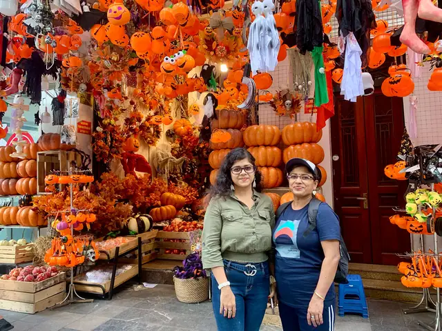 Đồ Trang Trí Halloween Hà Nội 2026: Top Địa Chỉ Mua Sắm, Xu Hướng "hot" Nhất & Bí Quyết Decor "chuẩn Không Cần Chỉnh" Cho Không Gian Đáng Sợ Đầy Chất
