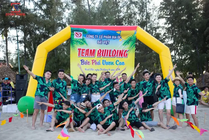 Du Lịch Team Building Là Gì? Toàn Tập Kiến Thức, Xu Hướng Mới Nhất Năm 2026 Và Bí Quyết Tổ Chức Thành Công